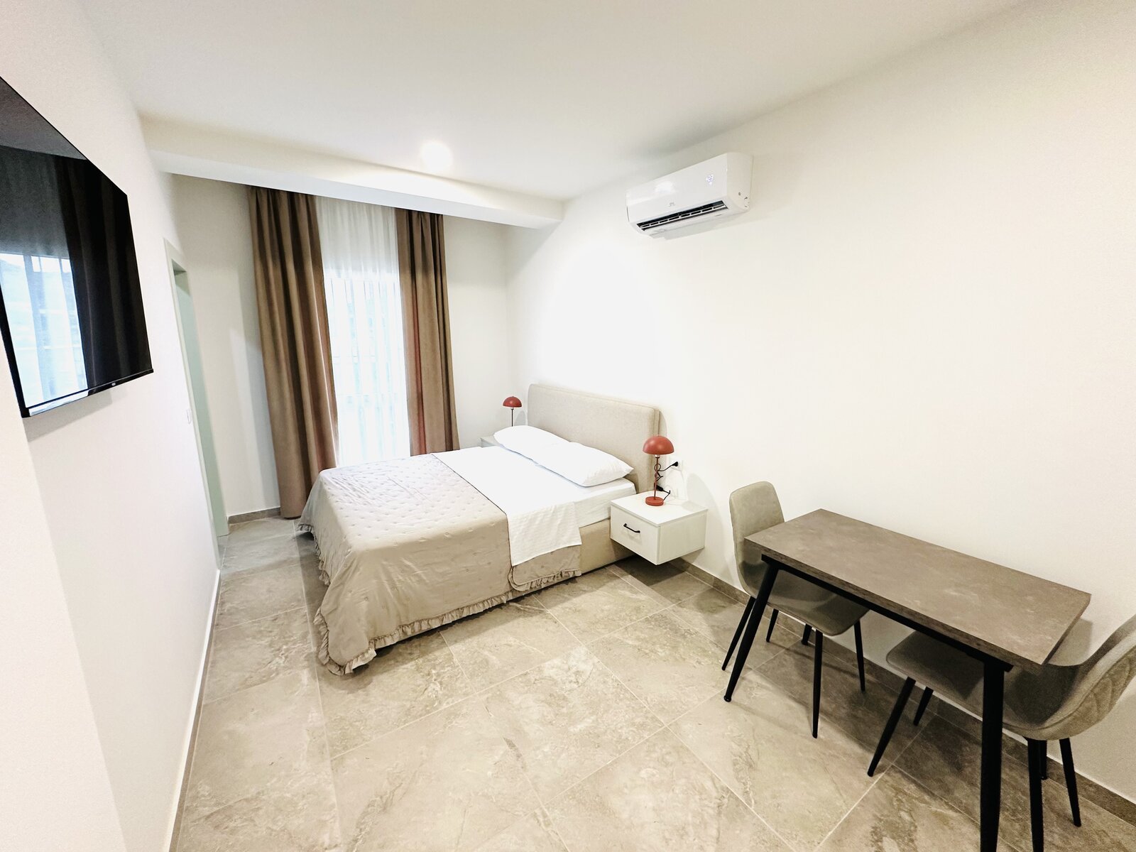 Tanushi Deluxe Studio living area